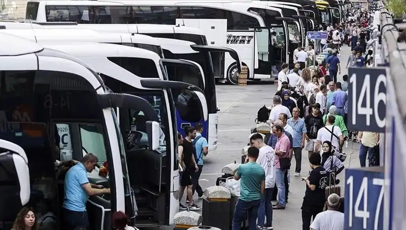 İstanbul'dan Ayrılanların Sayısı Şaşırtıyor: 369 Bin Kişi!