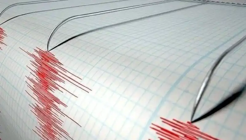 Sındırgı'da Peş Peşe Gelen Depremler Endişe Yarattı