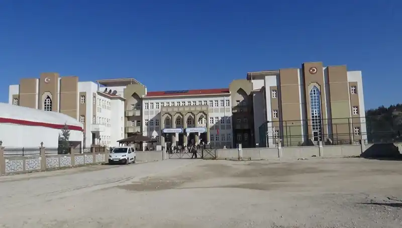 Ortaokulda Öğrencisine Şiddet Uygulayan Öğretmen Skandalı