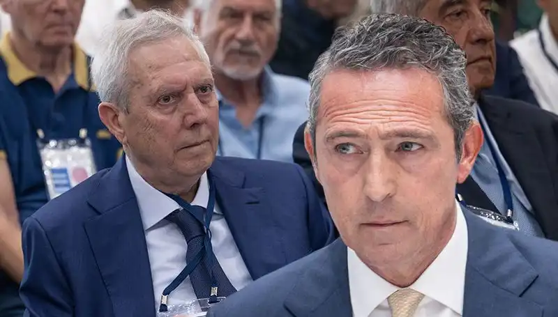 Fenerbahçe Divan Kurulu'nda Aziz Yıldırım'dan Şok Adaylık Açıklaması