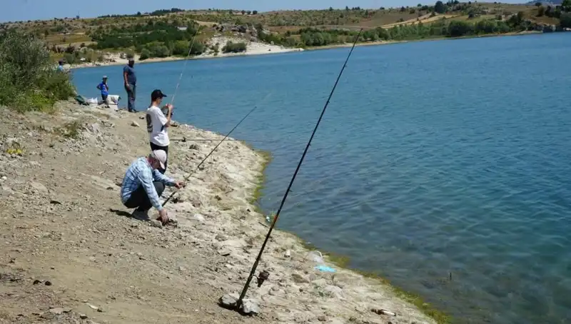 Kafesler Patladı: Baraj Kenarında Yaşanan Heyecan Dolu Anlar