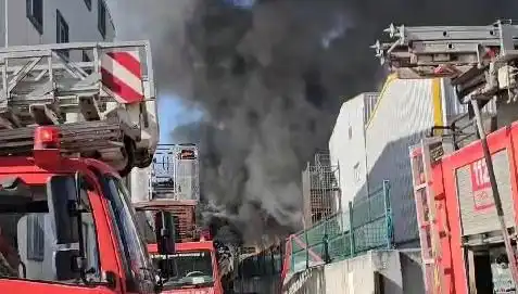 Tuzla'daki Fabrika Yangınında Son Durum: Kontrol Altına Alındı