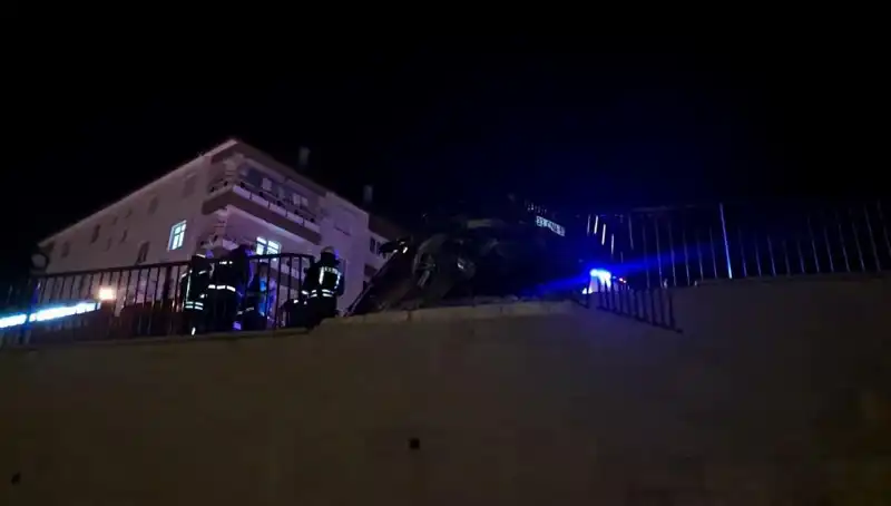 Kontrolden Çıkan Araç Bariyere Çarptı: Şoke Eden Kaza Anları!