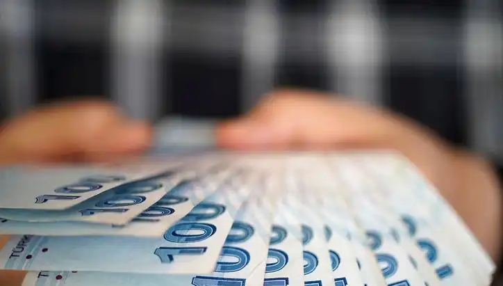 Emekli Promosyon Fırsatları: 2025'te Hangi Bankalar Ne Kadar Veriyor?