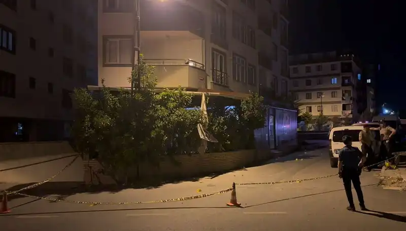 İstanbul'da Kafede Şoke Eden Silahlı Saldırı: Can Pazarı Ortaya Çıktı