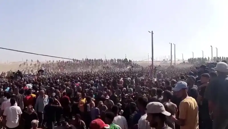 İsrail'in Filistinli Yardımseverlere Saldırısı: 30 Kişi Hayatını Kaybetti