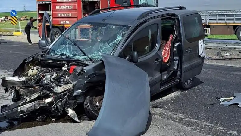 Ankara Yolunda Meydana Gelen Feci Kaza: Üç Yaralı