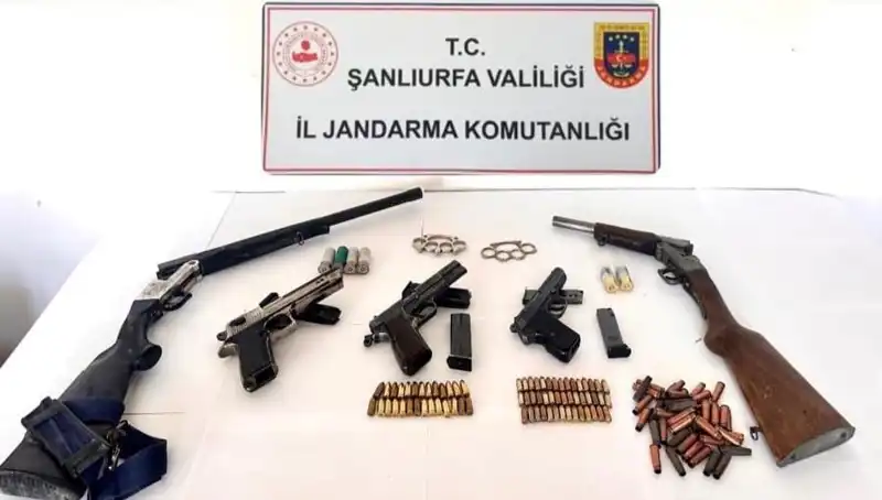 Şanlıurfa'da Ruhsatsız Silah Operasyonu: 5 Şahıs Tutuklandı!