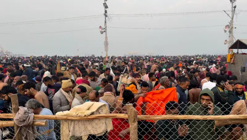 Hindistan'daki Dini Festivalde İzdiham: Altı Can Gitti!
