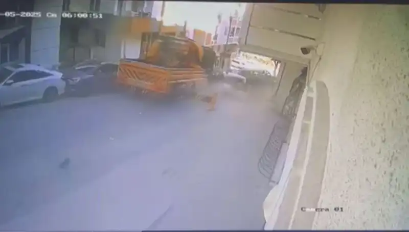 Kontrolden Çıkan Vinç, 23 Aracı Yerle Bir Etti!
