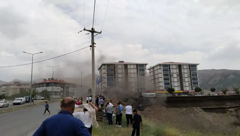 Bitlis'te Doğalgaz Hattında Büyük Patlama: Can ve Mal Kaybı Olur Mu?