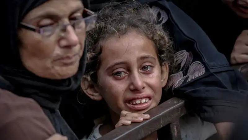 Gazze'deki Açlık Savaşı: İsrail Askeri Yemekleri Toprağa Gömdü, Neden?