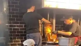 Pişmiş Tavuk Dönerin Üzerine Çiğ Et Koyma İddiası: Skandal İnceleme Başlatıldı