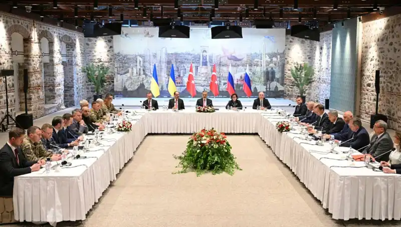 İstanbul’da Tarihi Barış Zirvesi: Rus Heyeti Türkiye’de Görüşmelerde Bulunuyor