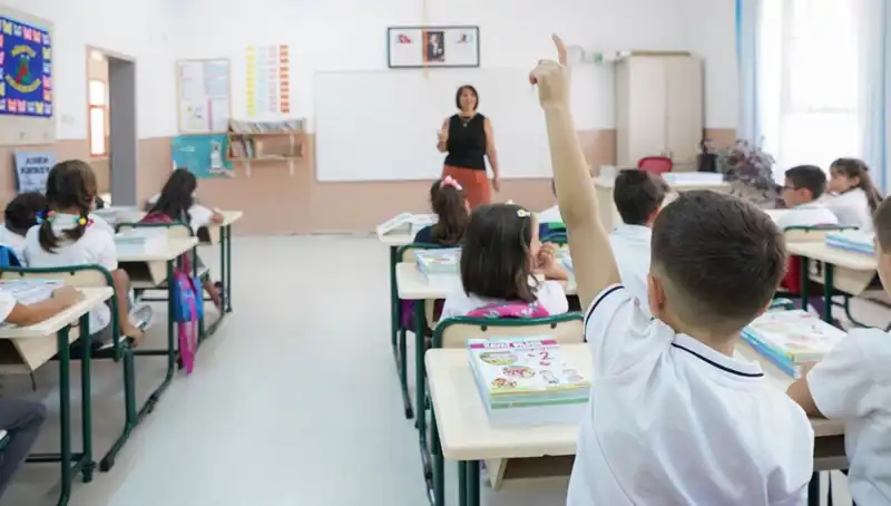 Öğretmenlerin Ek Ders Ücretleri Bayram Öncesi Hesaplarda Olacak mı?