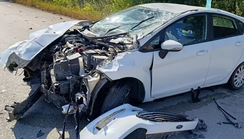 Çanakkale'de Feci Trafik Kazası: 2 Kişi Yaralandı, Olayın Ayrıntıları Neler?